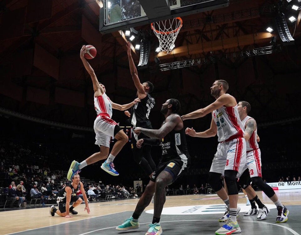 PALLACANESTRO REGGIANA 8 pr feat